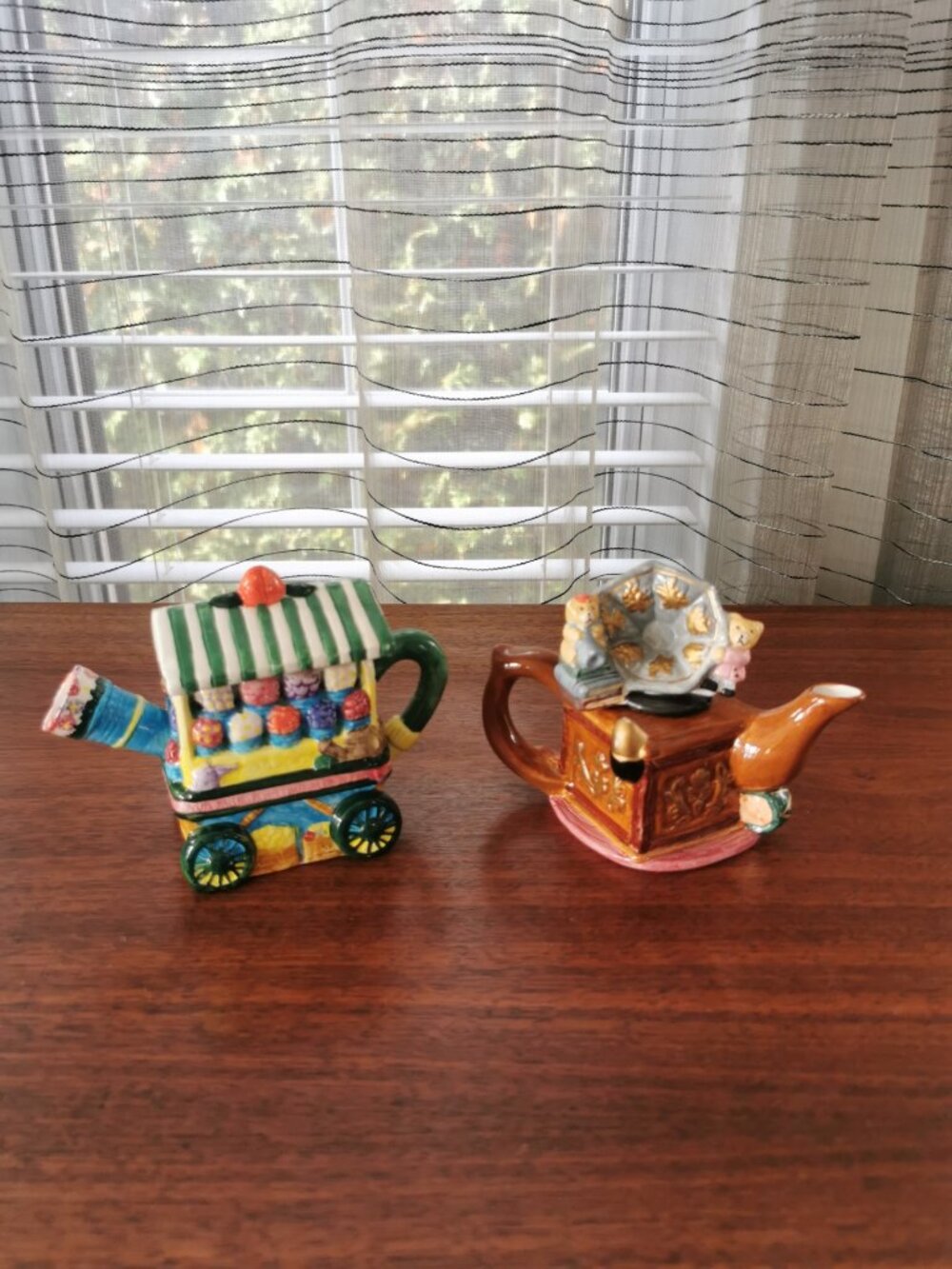 VTG Collectible Teapots Trinket Box Victrola Teddy Bears, Flower Cart Set of 2